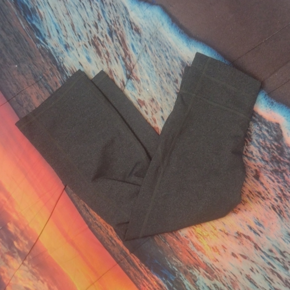 Athleta gray Capri leggings size xs